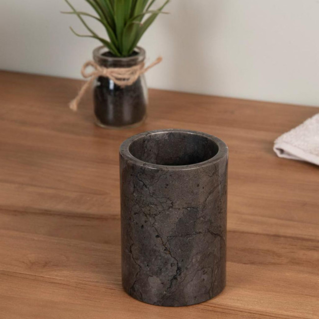 Gobelet en marbre noir