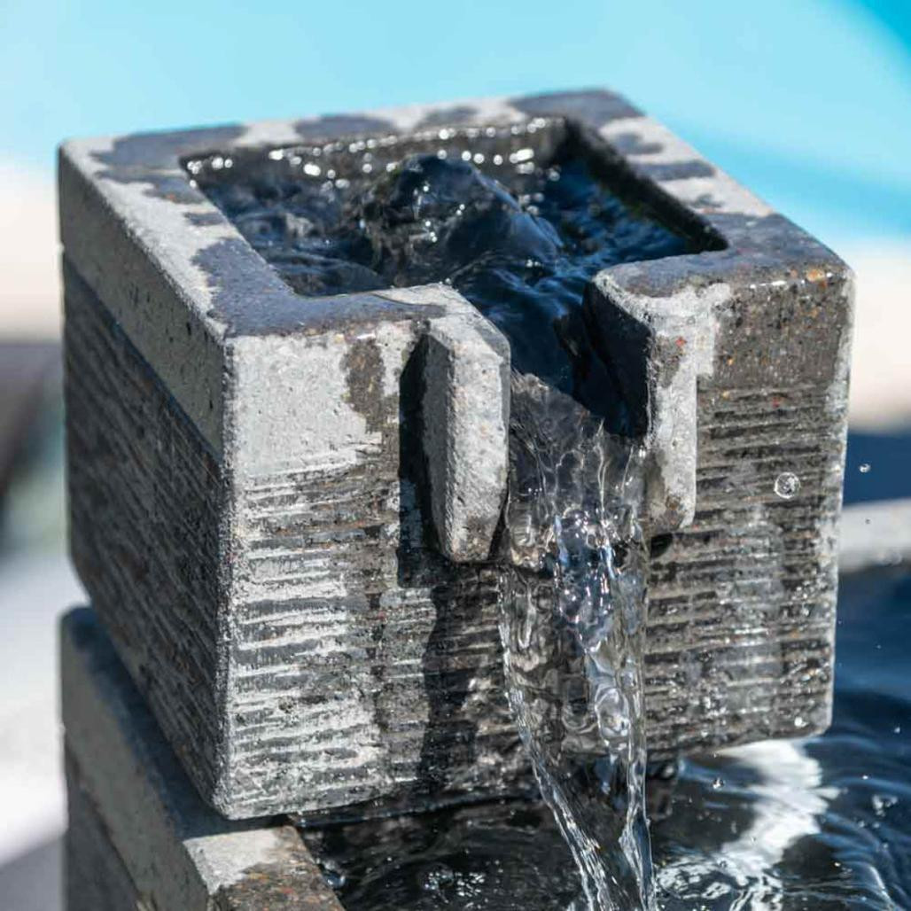 Fontaine de jardin bassin carré 4 coupes noir gris