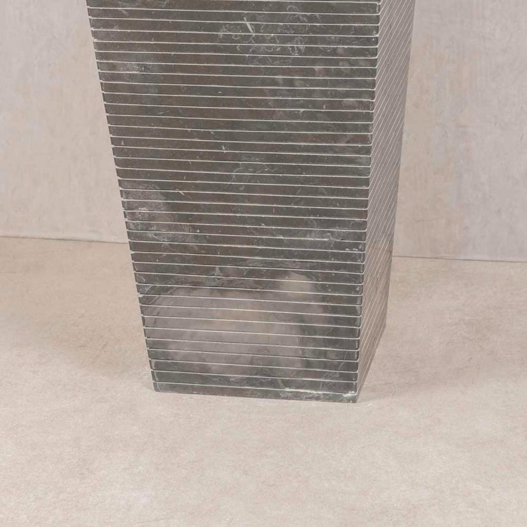 Vasque salle de bain sur pied en pierre carré Guizeh noir Vasque salle de bain sur pied en pierre carré Guizeh noir