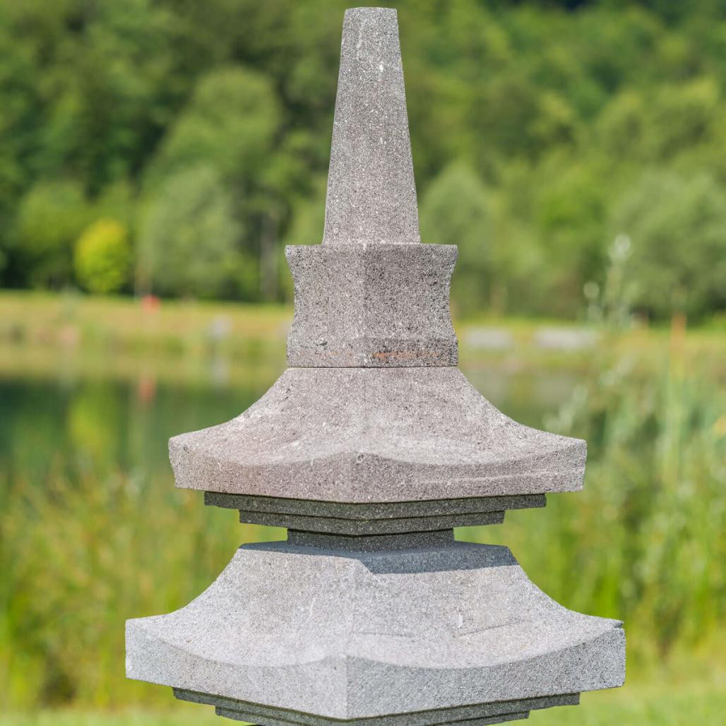 Lanterne japonaise pagode en pierre de lave 90 cm Lanterne japonaise pagode en pierre de lave 90 cm