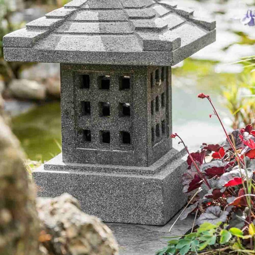 Lanterne japonaise en pierre de lave de 55cm