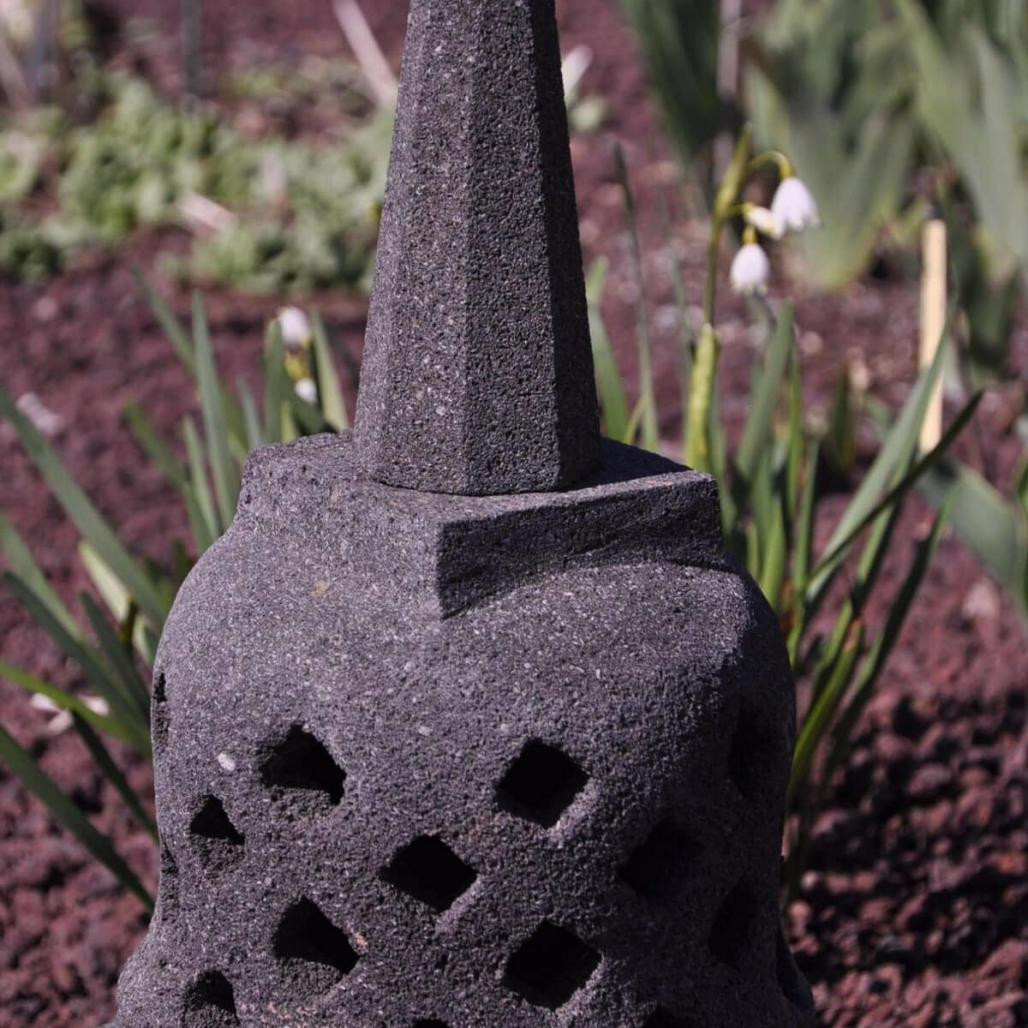 Lampe stupa borobudur en pierre de lave 45 cm