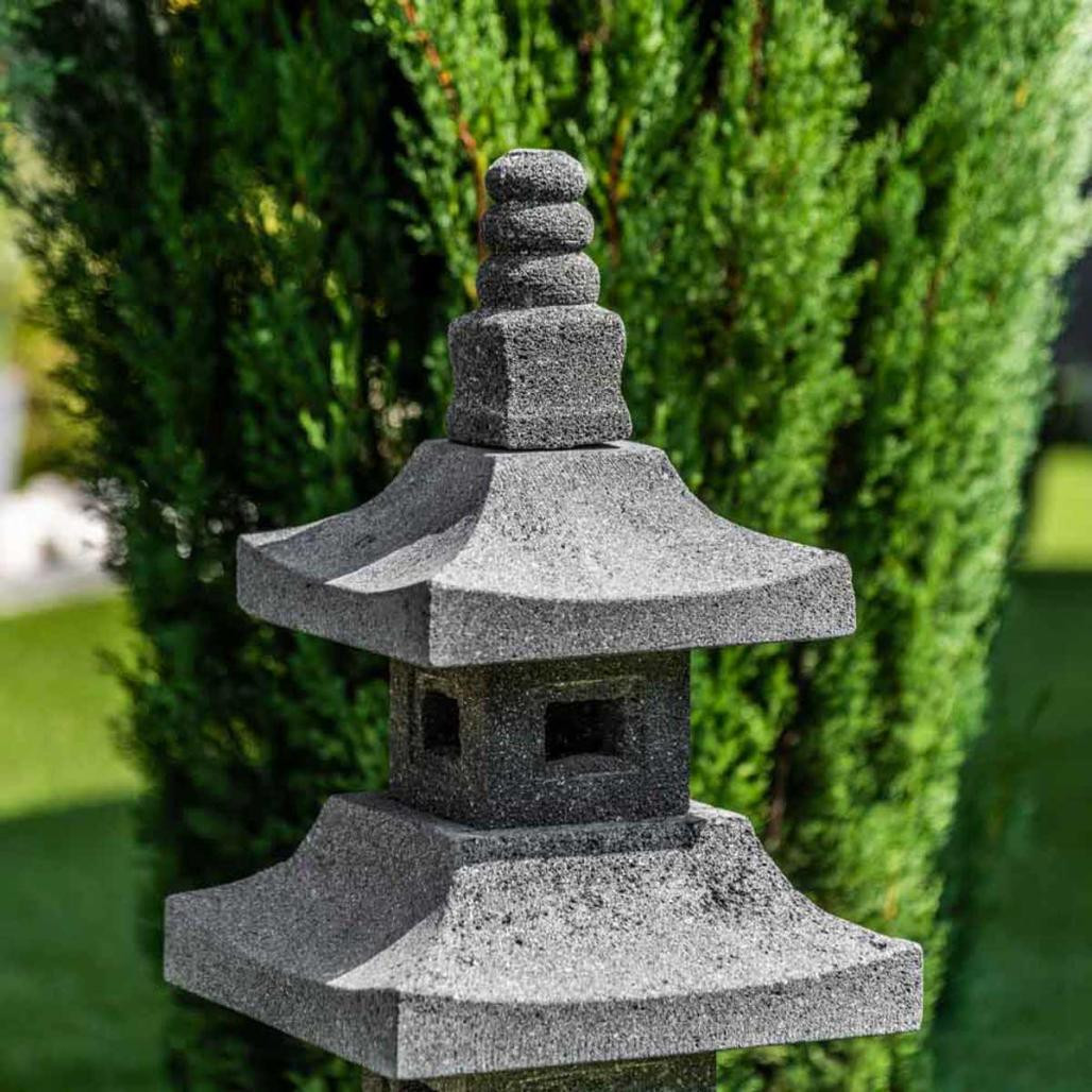 Lanterne japonaise pagode en pierre de lave de 80 cm Lanterne japonaise pagode en pierre de lave de 80 cm