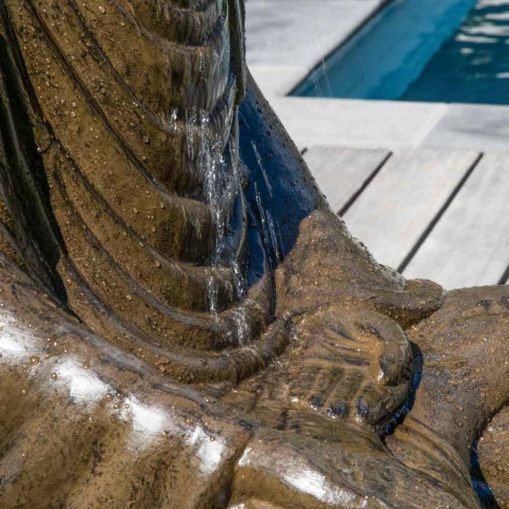 Fontaine de jardin bouddha assis 1 m 20 patiné