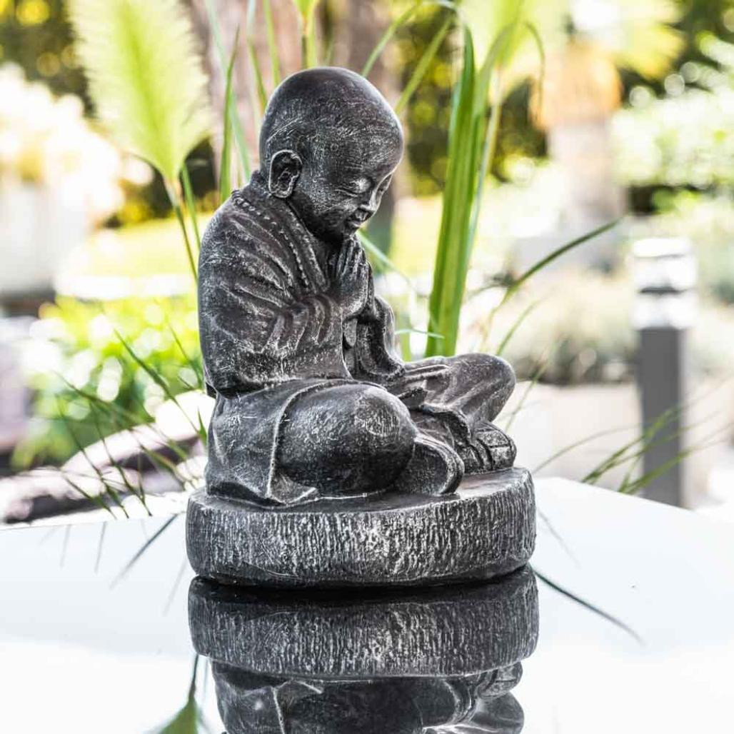 Statue moine shaolin assis gris patiné 40 cm
