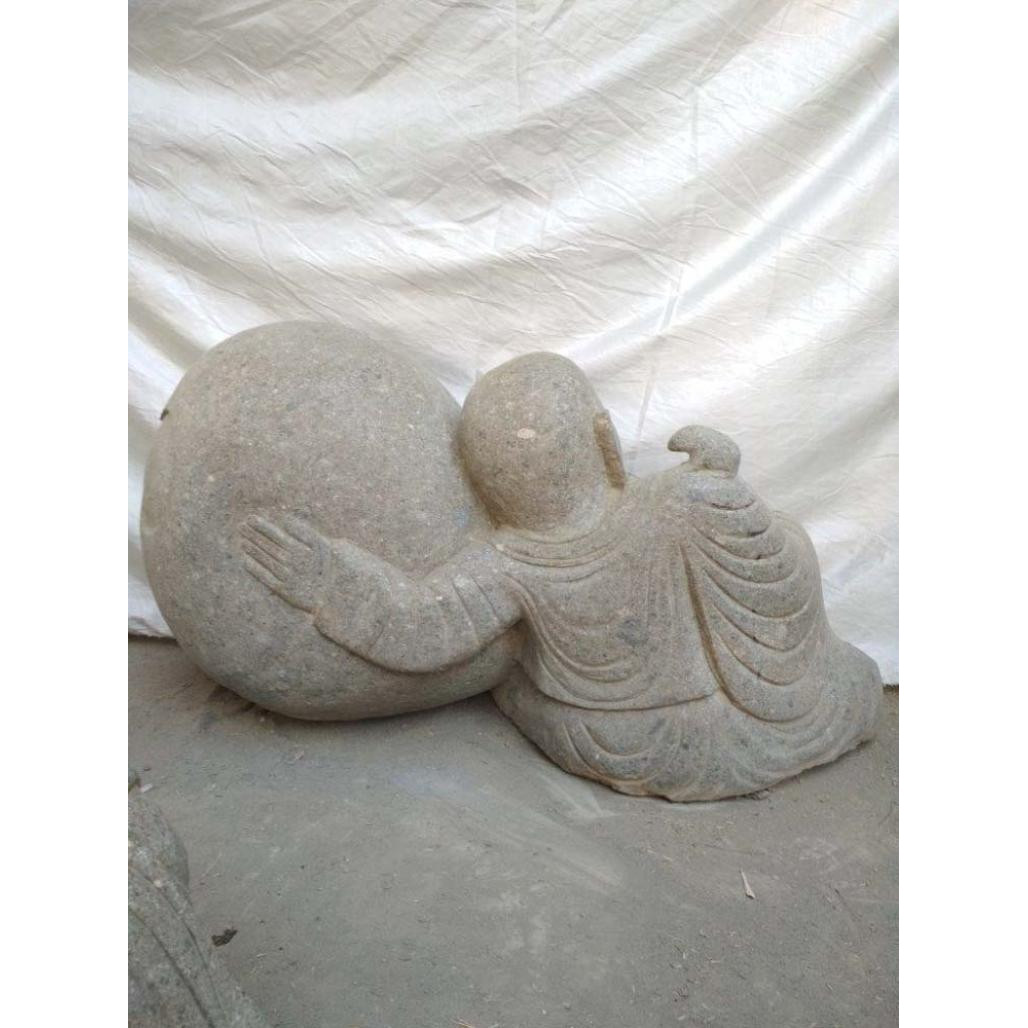 Statue de jardin moine shaolin en pierre volcanique 100 cm Statue de jardin moine shaolin en pierre volcanique 100 cm