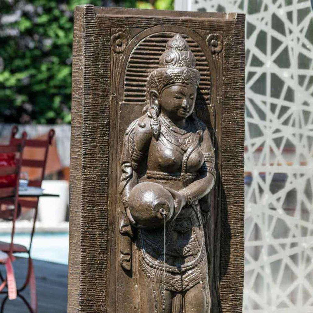 Fontaine de jardin mur d'eau déesse dewi sri 1m 50 brun Fontaine de jardin mur d'eau déesse dewi sri 1m 50 brun