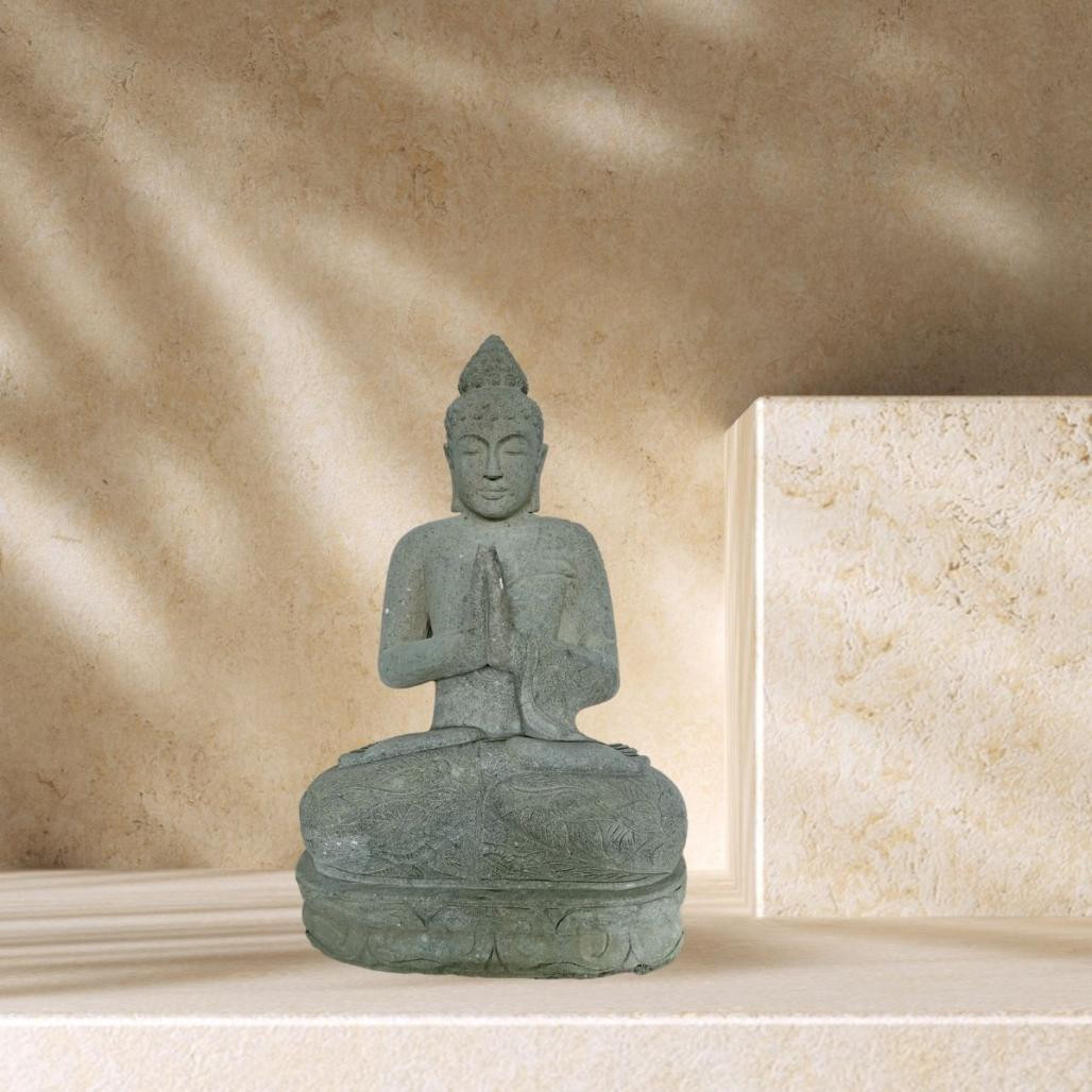 Statue zen bouddha assis pierre volcanique position prière 50 cm