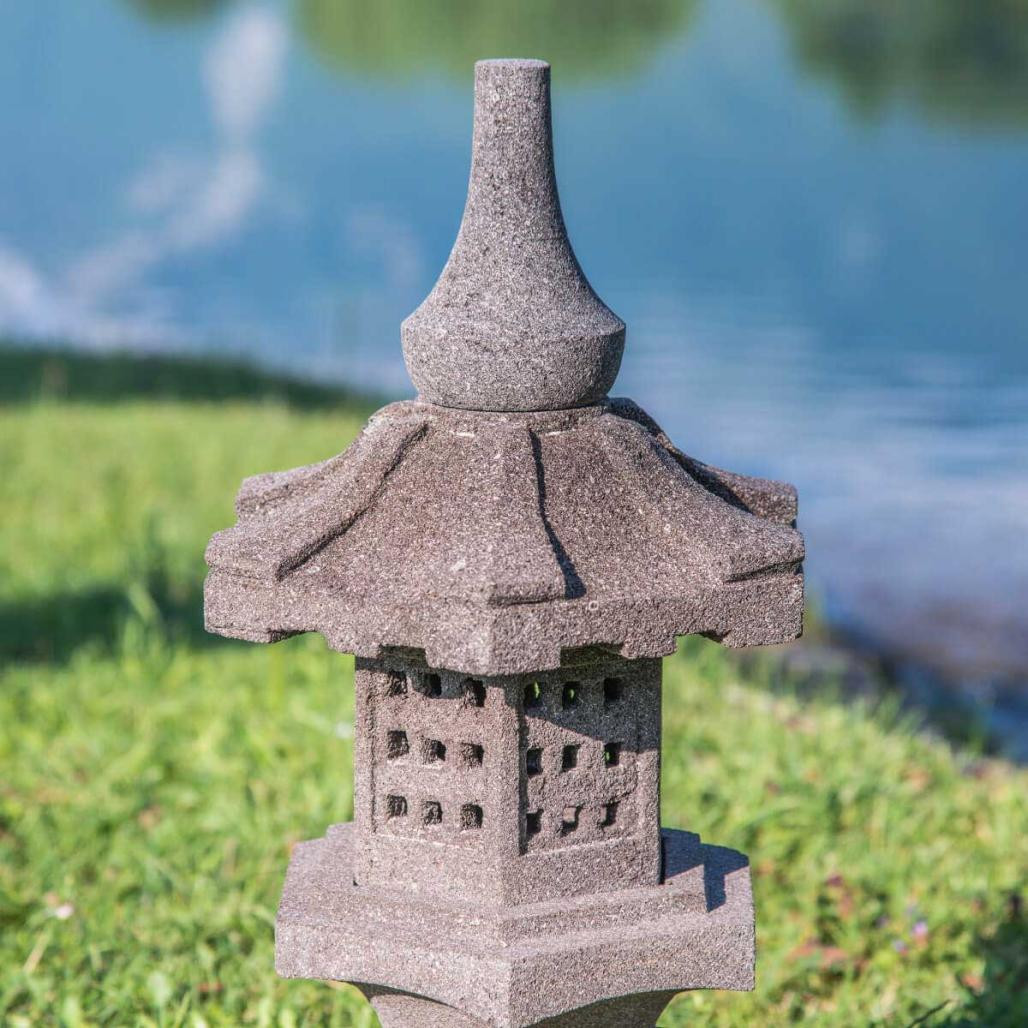 Lanterne japonaise toro en pierre de lave 55cm Lanterne japonaise toro en pierre de lave 55cm