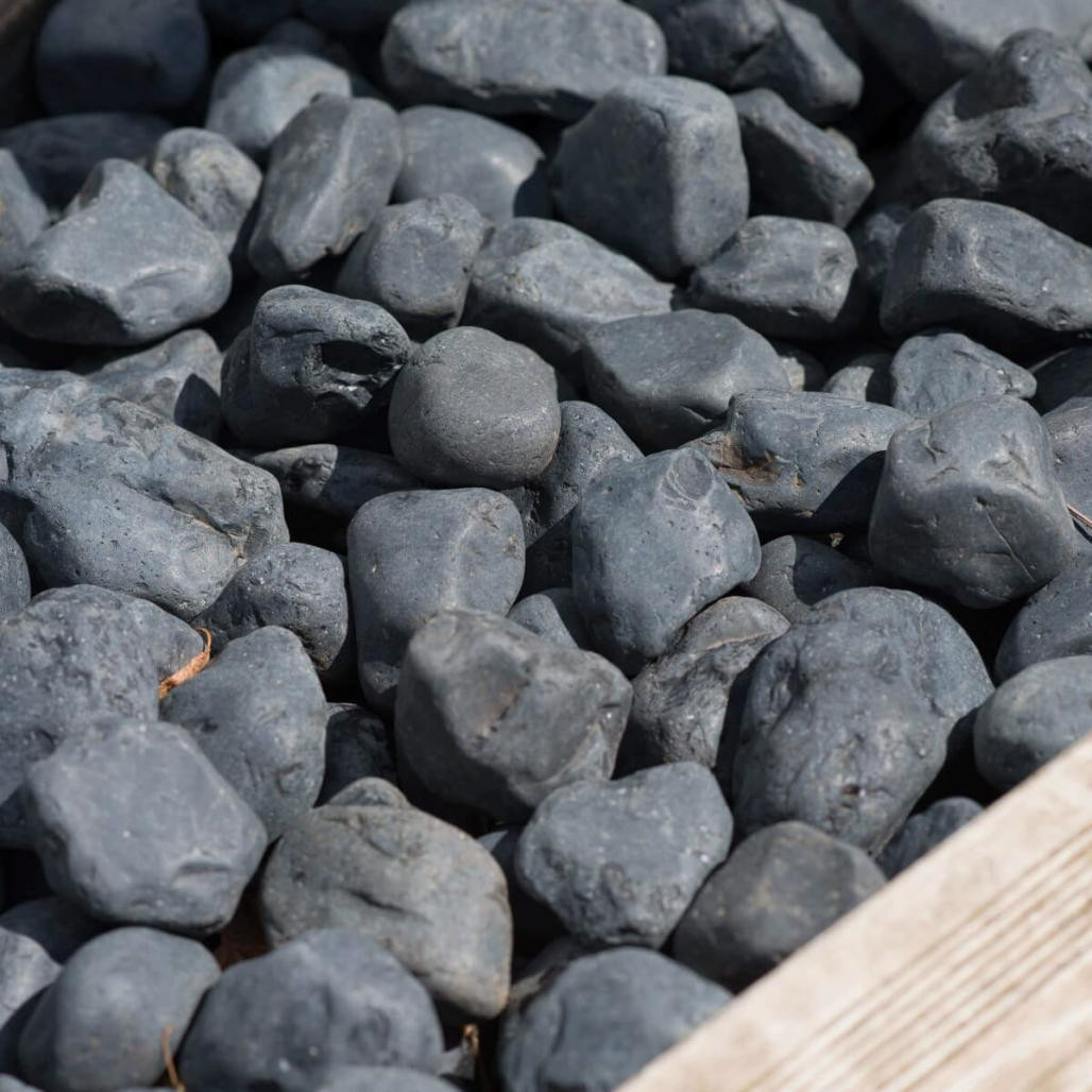 5 sacs de galet noir de 15kg 5 sacs de galet noir de 15kg