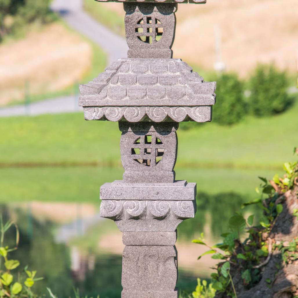 Lampe jardin japonais pierre de lave 1.50 m Lampe jardin japonais pierre de lave 1.50 m