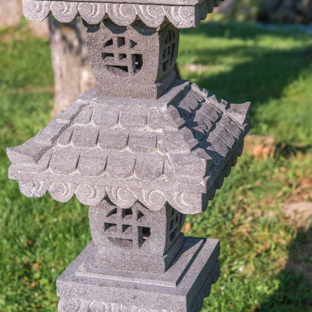 Lampe jardin japonais pierre de lave 1.50 m Lampe jardin japonais pierre de lave 1.50 m