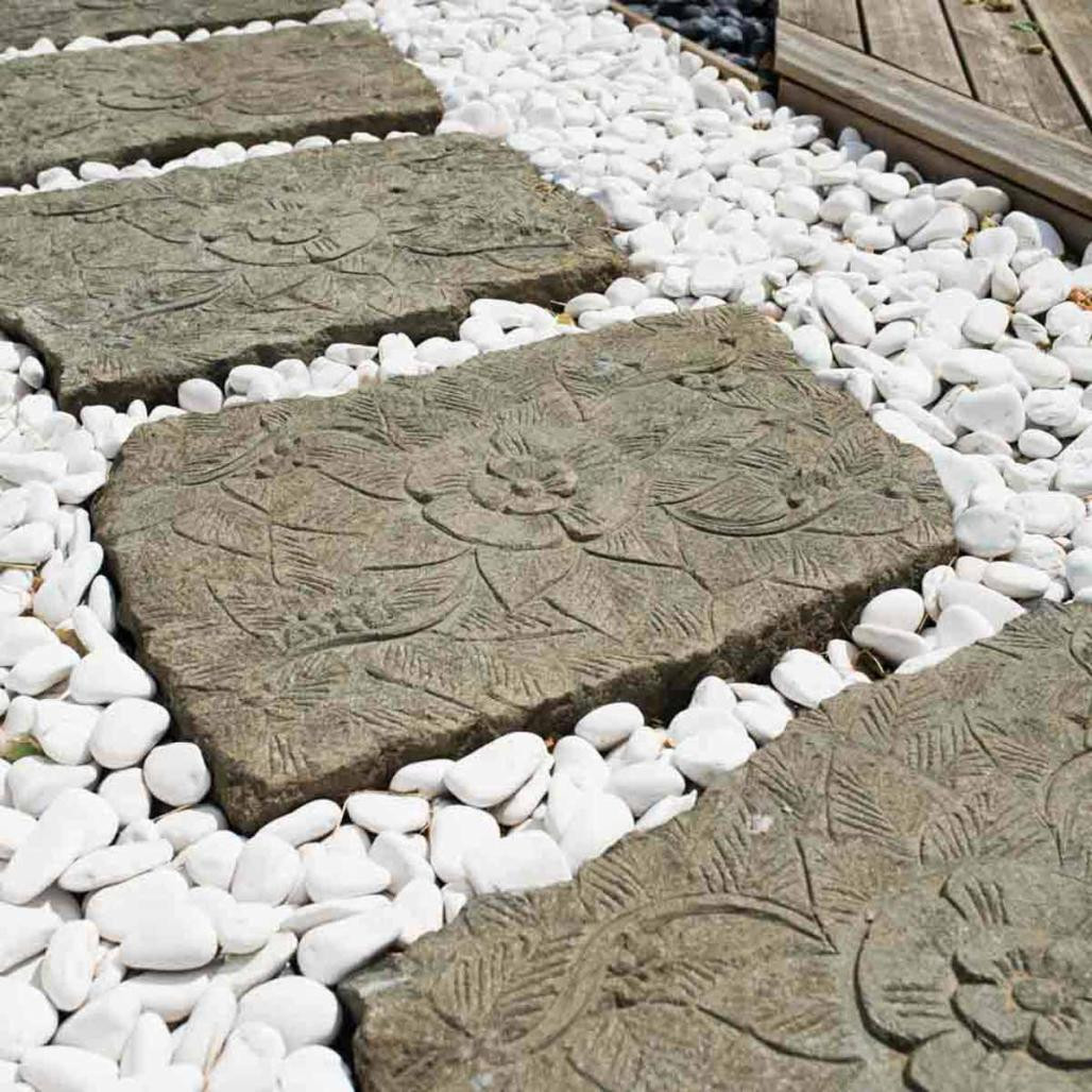 2 pas japonais en pierre volcanique sculpté fleur 60x50cm 2 pas japonais en pierre volcanique sculpté fleur 60x50cm