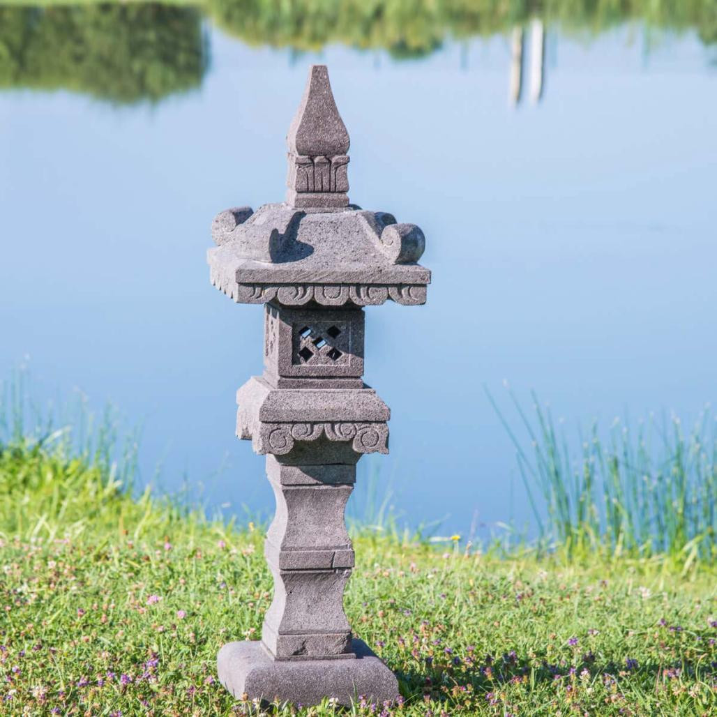 Lampe jardin japonais en pierre de lave 1.20 m Lampe jardin japonais en pierre de lave 1.20 m