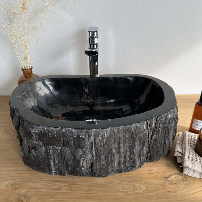 Vasque de salle de bain en bois pétrifié fossilisé couleur noir