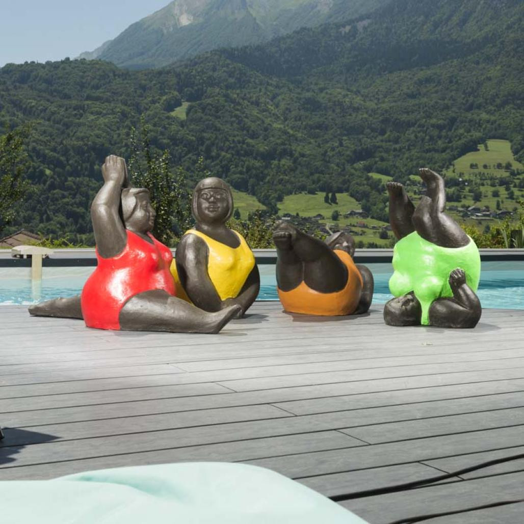 Statue grosse femme jaune Statue grosse femme jaune