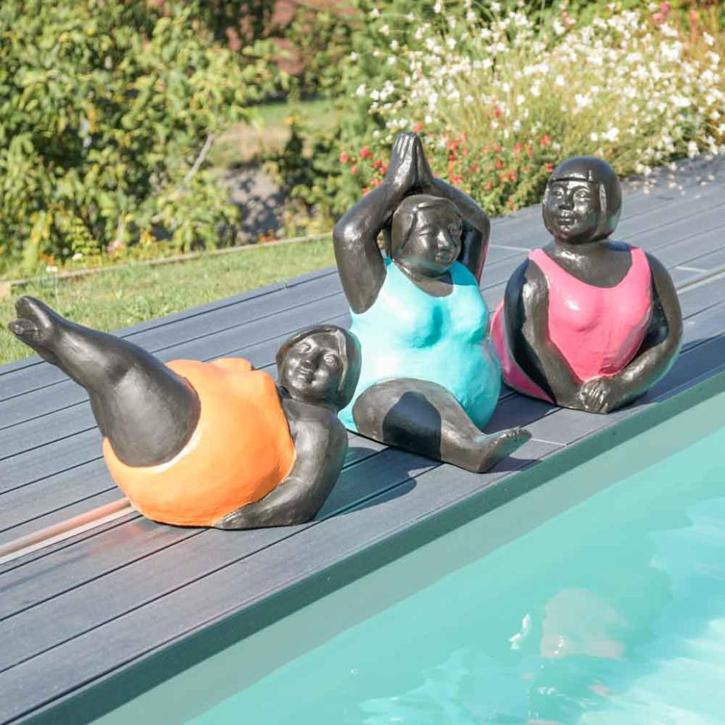 Statue contemporaine femme ronde position yoga fuschia Statue contemporaine femme ronde position yoga fuschia