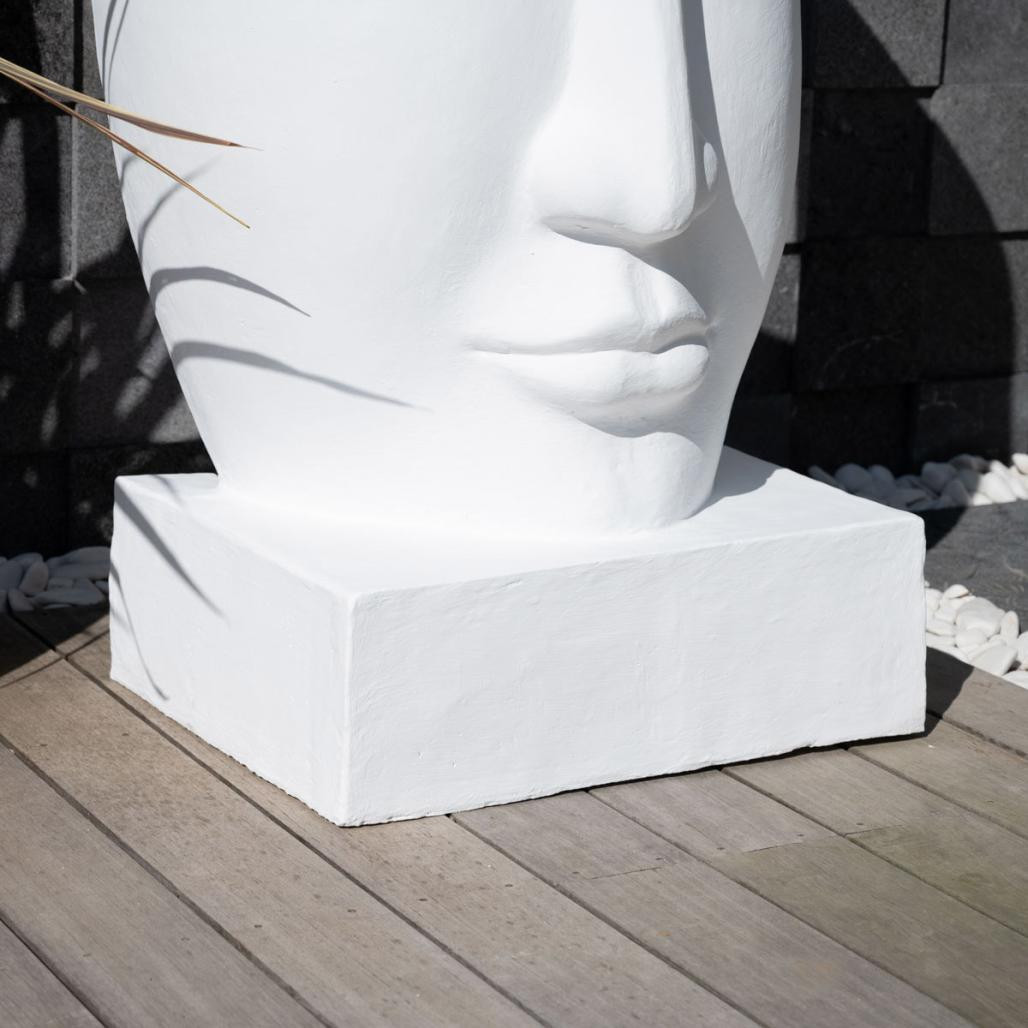 Grande statue de jardin visage design blanc Grande statue de jardin visage design blanc