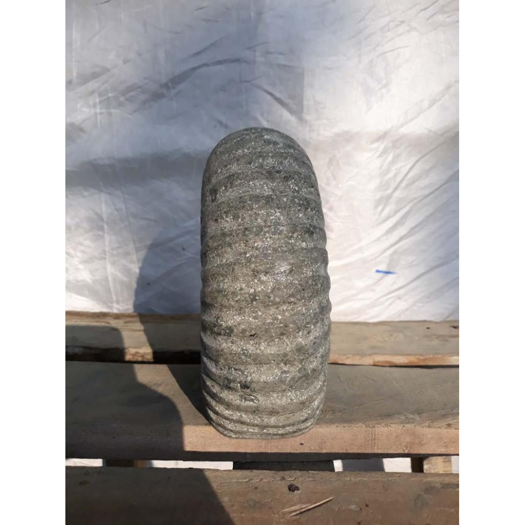 Sculpture coquille de nautilus en pierre volcanique 20 cm Sculpture coquille de nautilus en pierre volcanique 20 cm