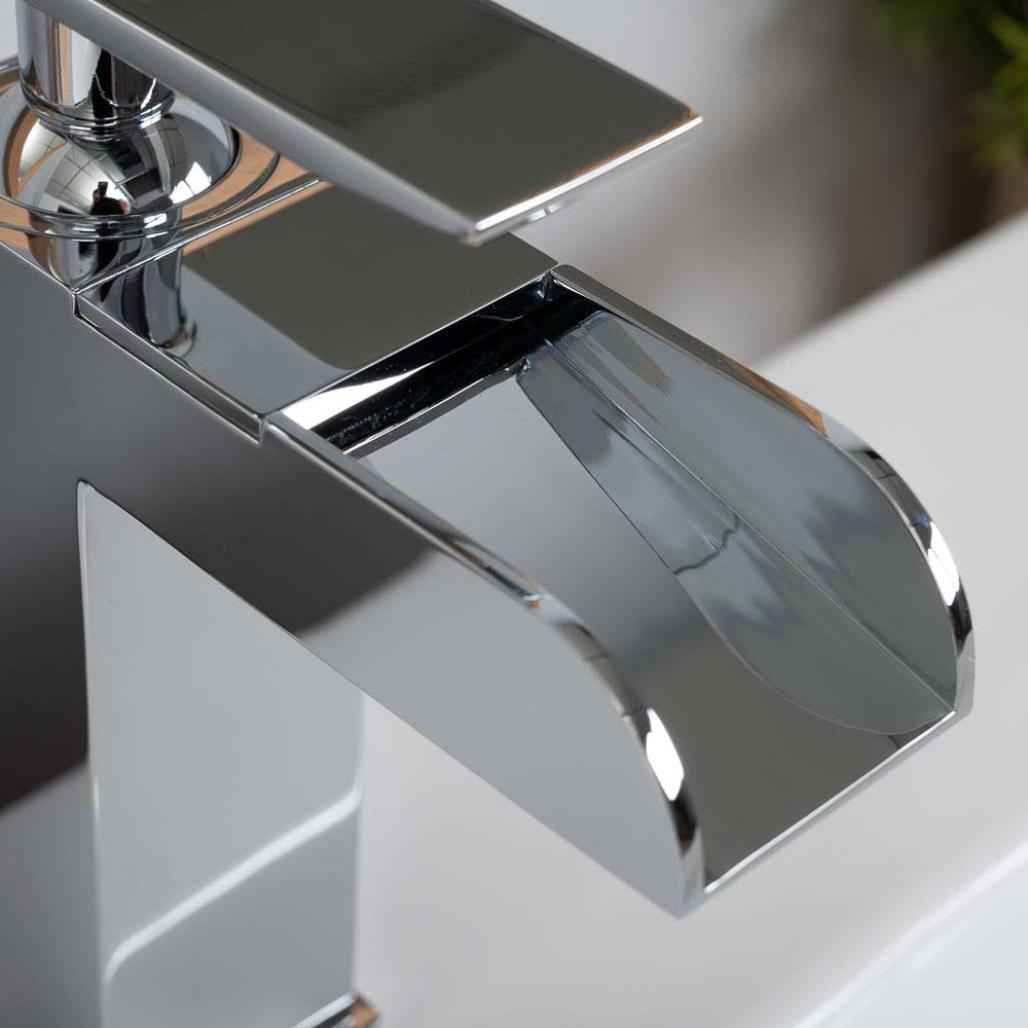 Robinet cascade pour lavabo Shannon chrome
