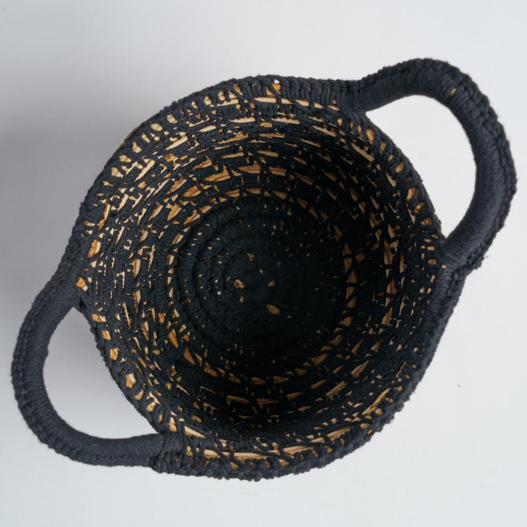 Panier en fibre végétale noir et beige S Anaya Panier en fibre végétale noir et beige S Anaya