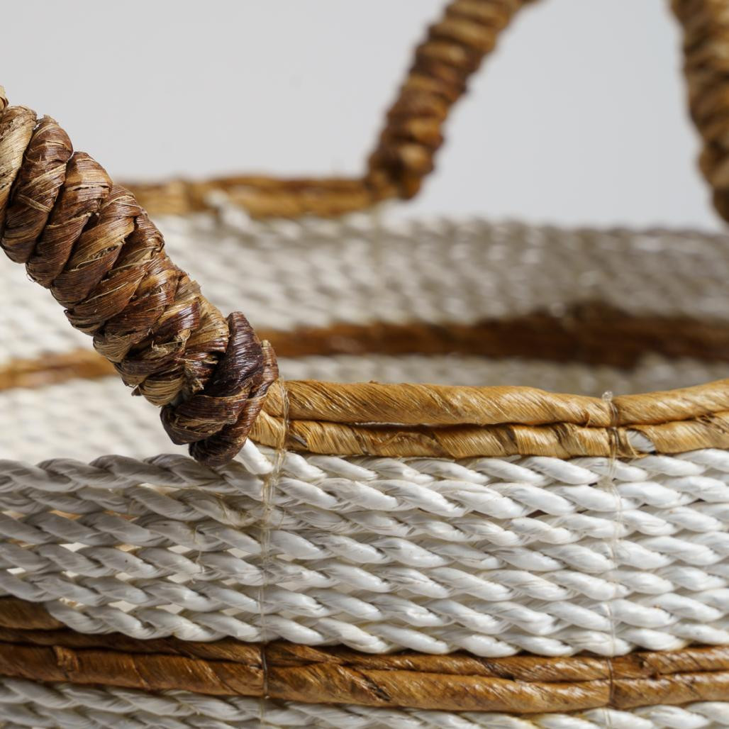 Panier en fibres végétales écru et marron L Sethi