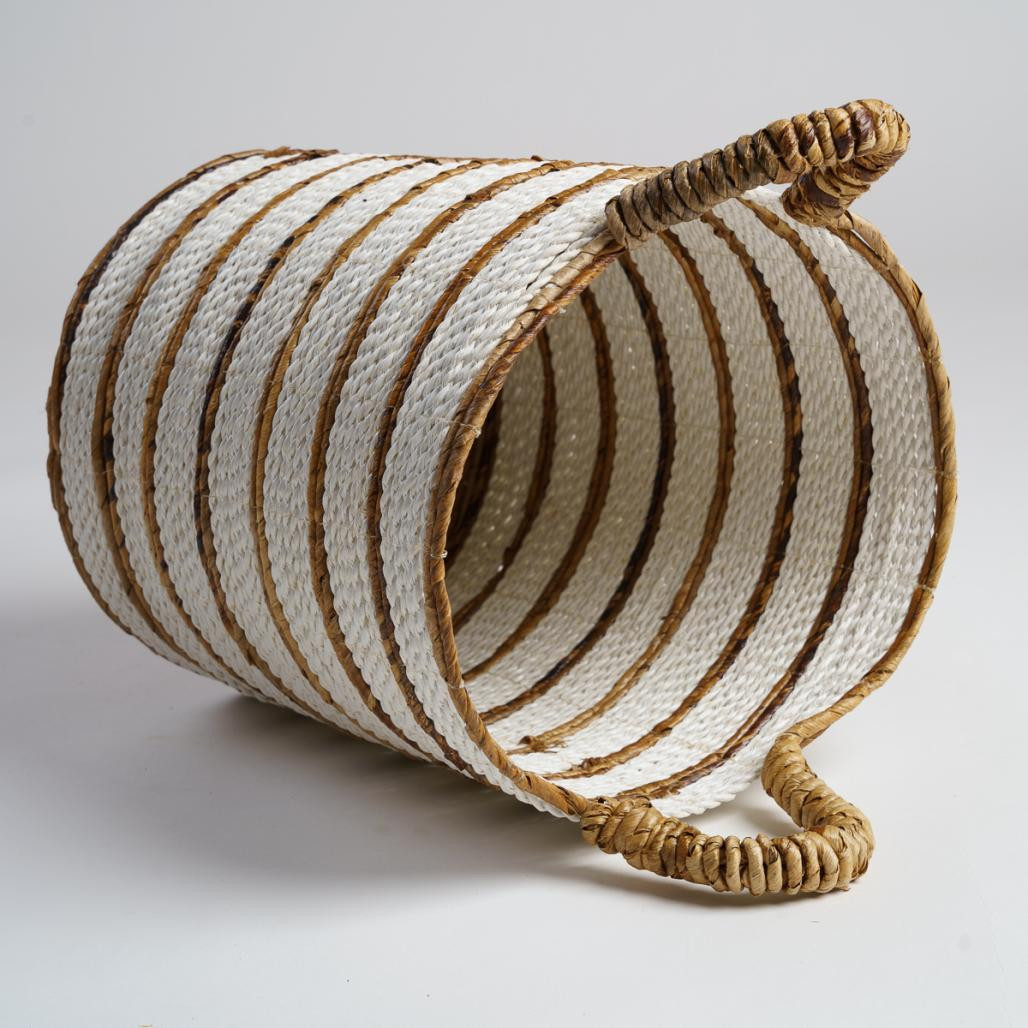 Panier en fibres végétales écru et marron M Sethi Panier en fibres végétales écru et marron M Sethi