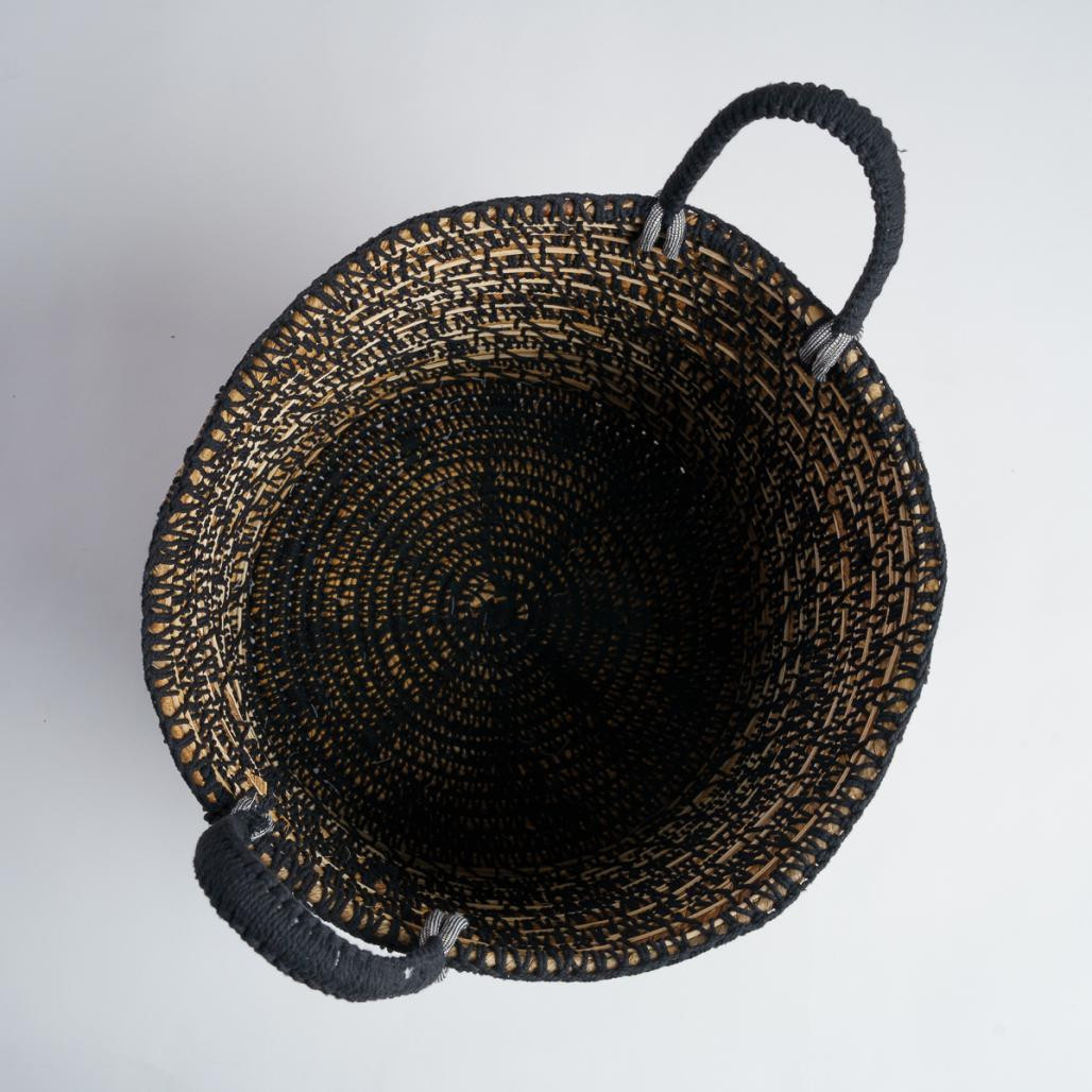 Grand panier en fibre végétale noir et beige XL Anaya Grand panier en fibre végétale noir et beige XL Anaya