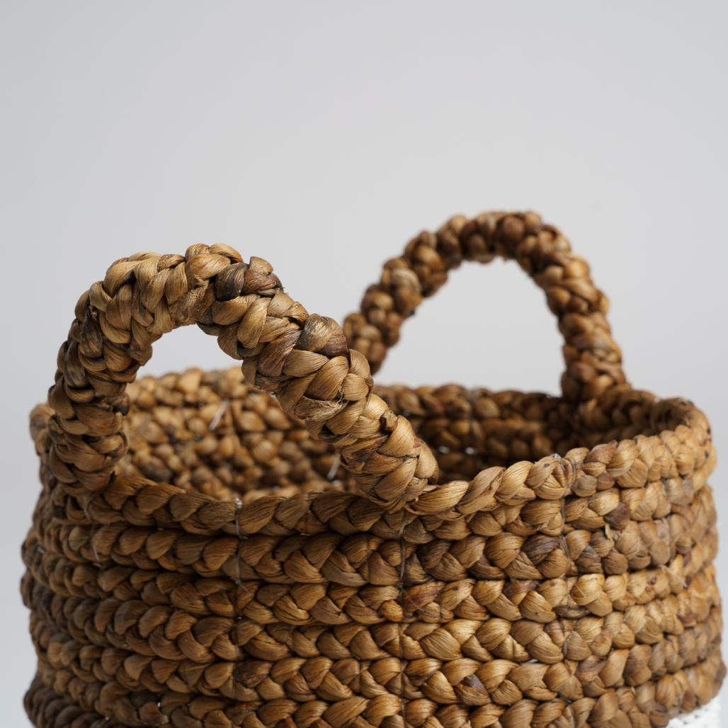 Panier tressé en jacinthe d'eau S Vito Panier tressé en jacinthe d'eau S Vito