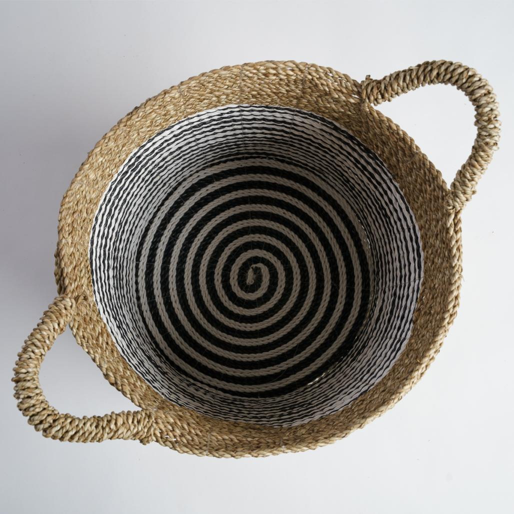 Panier en jonc de mer noir et blanc L Pika Panier en jonc de mer noir et blanc L Pika