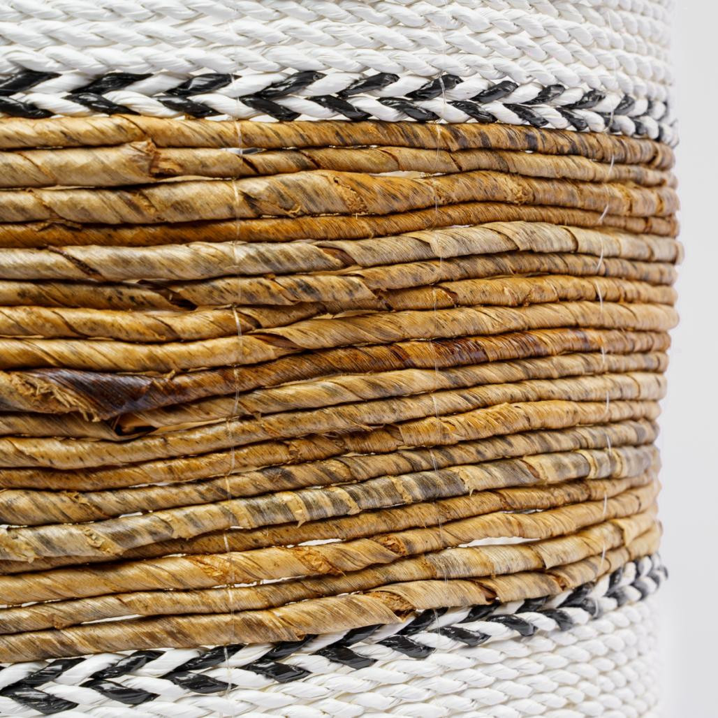 Panier en fibre végétale écru et marron M Izia Panier en fibre végétale écru et marron M Izia