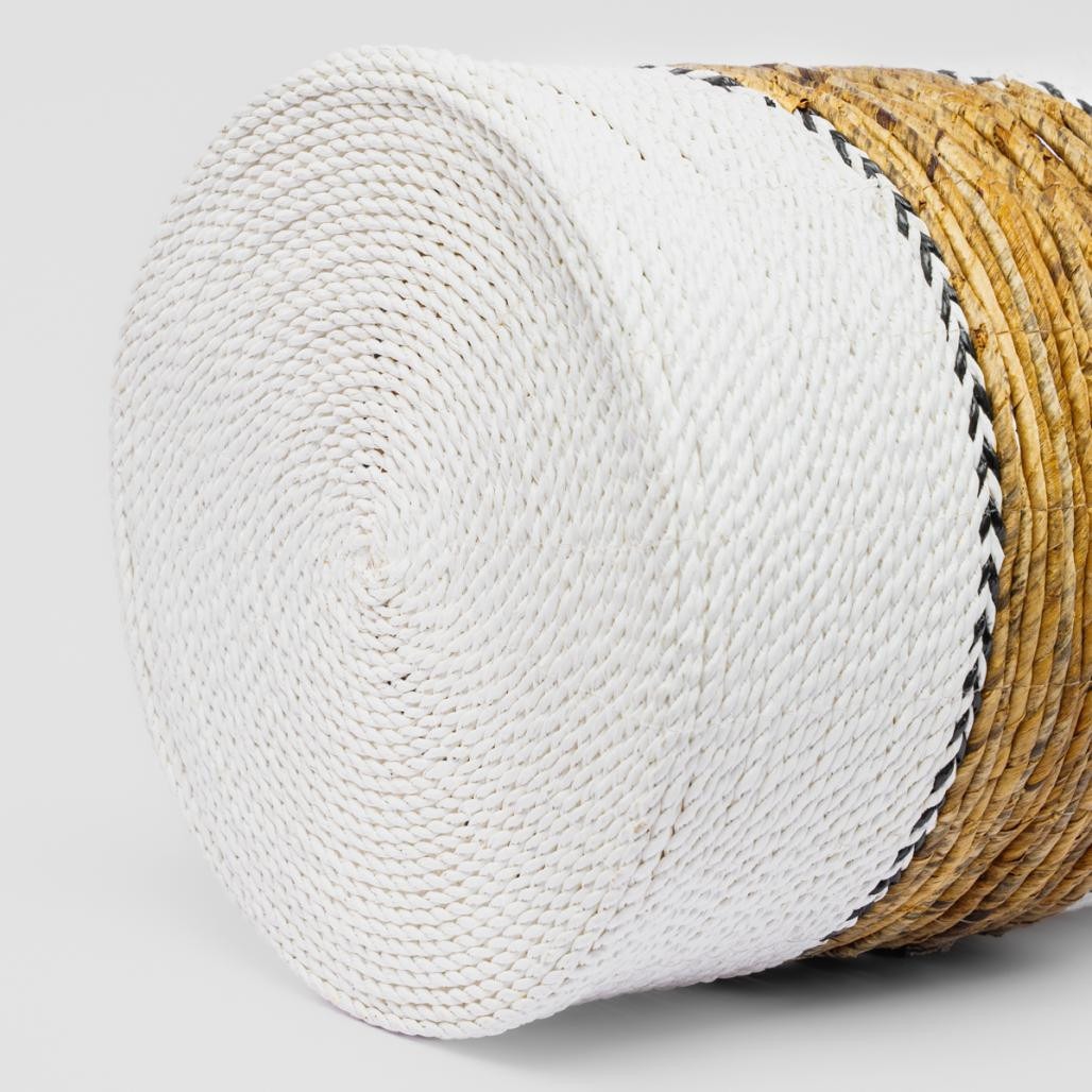 Panier en fibre végétale écru et marron M Izia Panier en fibre végétale écru et marron M Izia