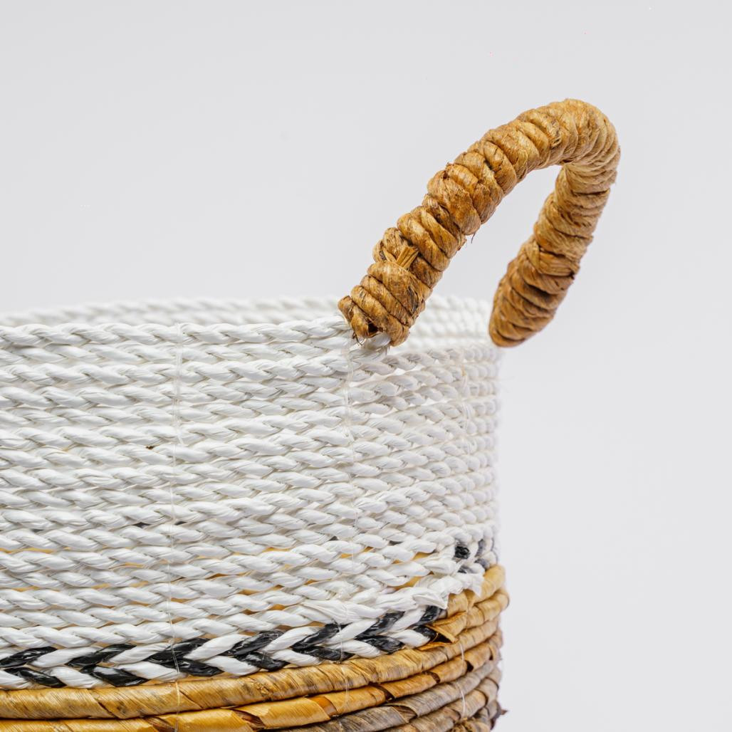 Panier en fibre végétale écru et marron S Izia