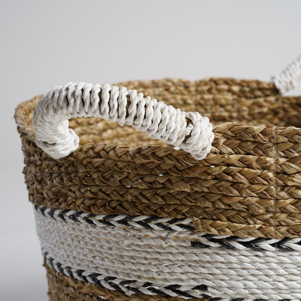 Grand panier tressé en jacinthe d'eau XL Cassi Grand panier tressé en jacinthe d'eau XL Cassi