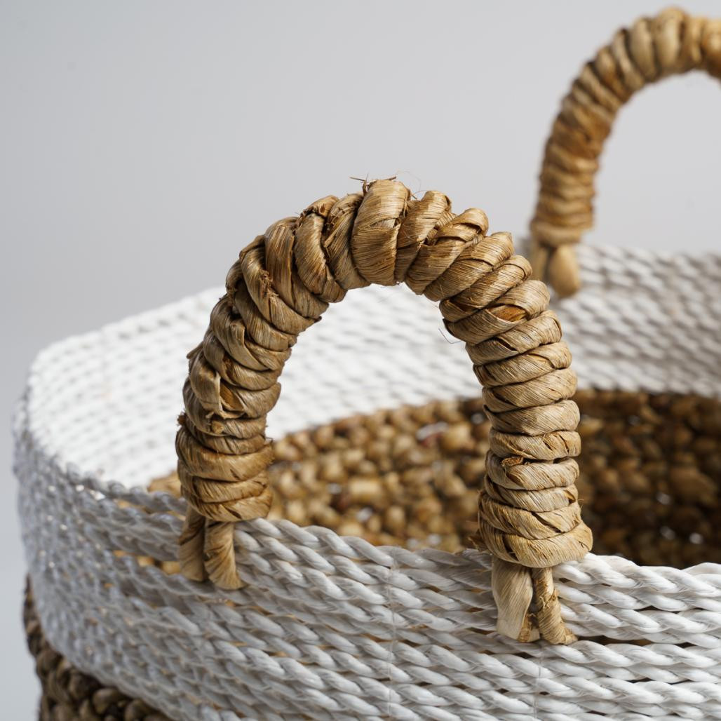 Panier en jacinthe d'eau écru et marron L Mizu