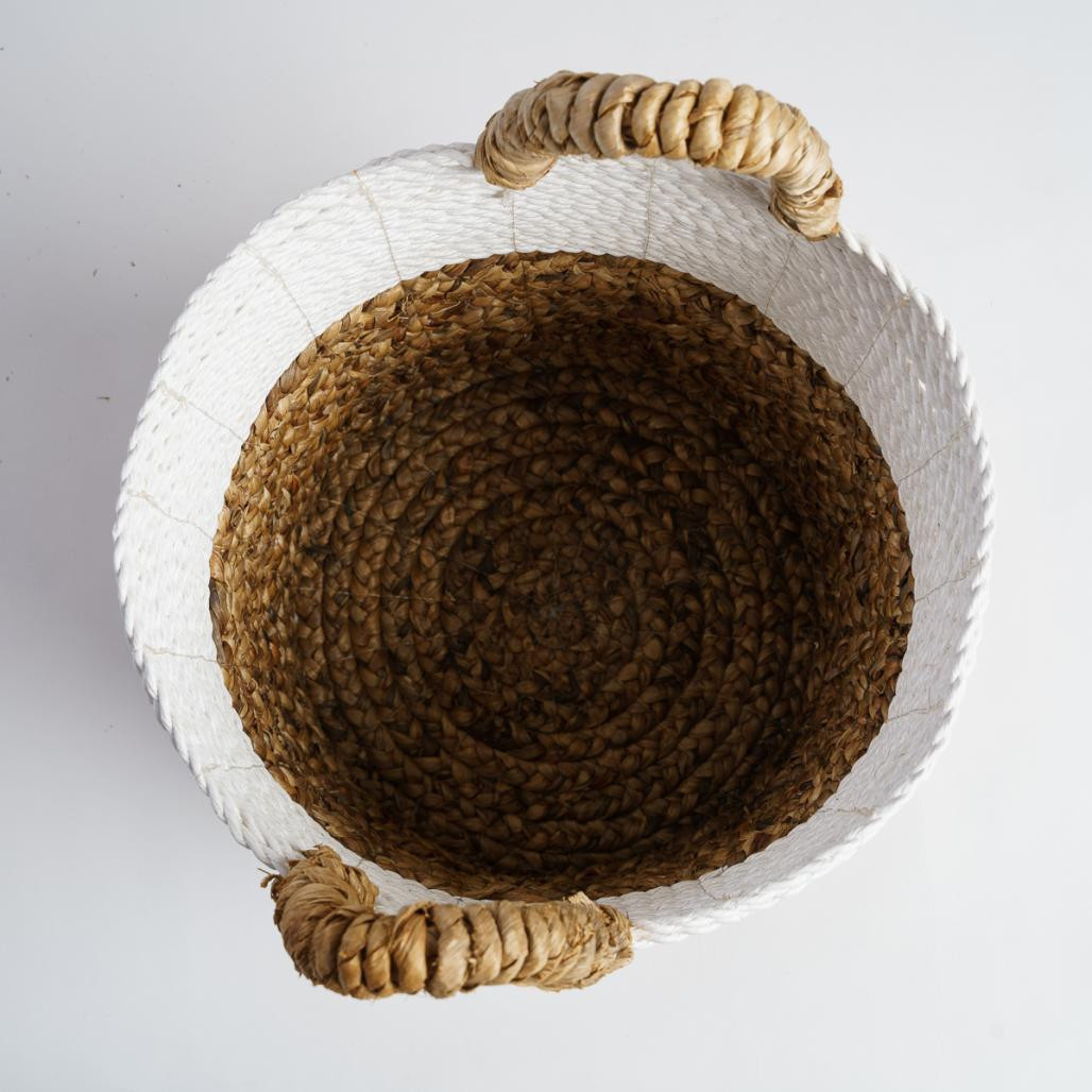 Panier en jacinthe d'eau écru et marron M Mizu Panier en jacinthe d'eau écru et marron M Mizu