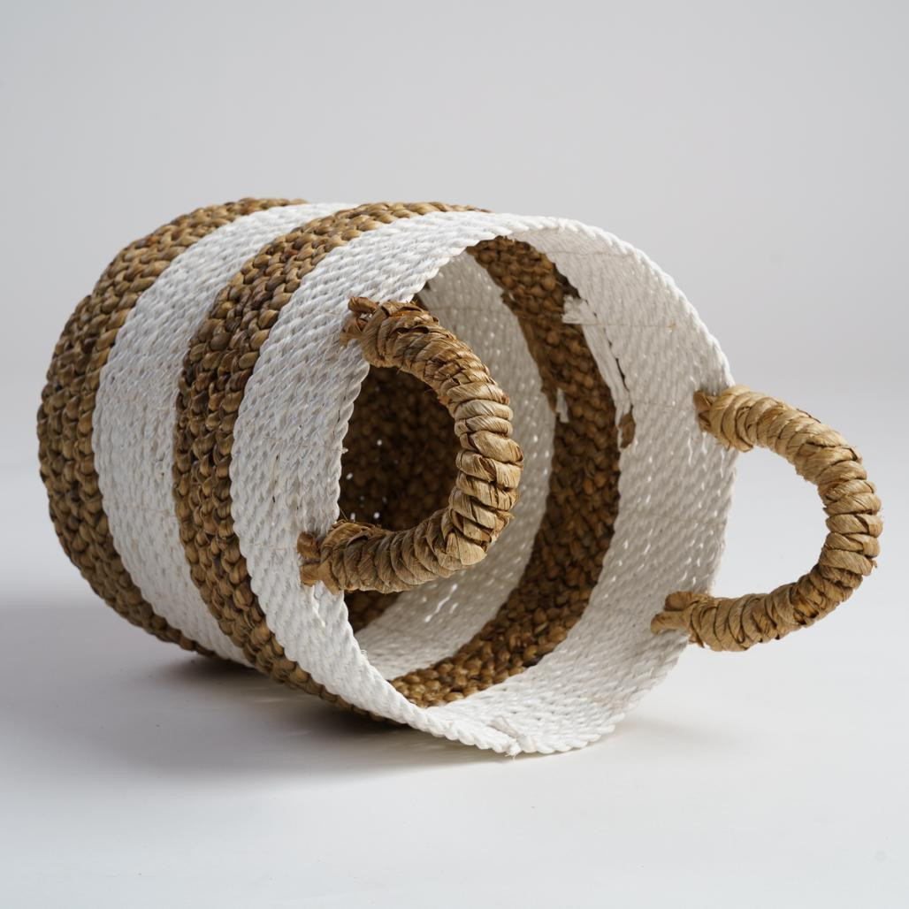 Panier en jacinthe d'eau écru et marron S Mizu Panier en jacinthe d'eau écru et marron S Mizu