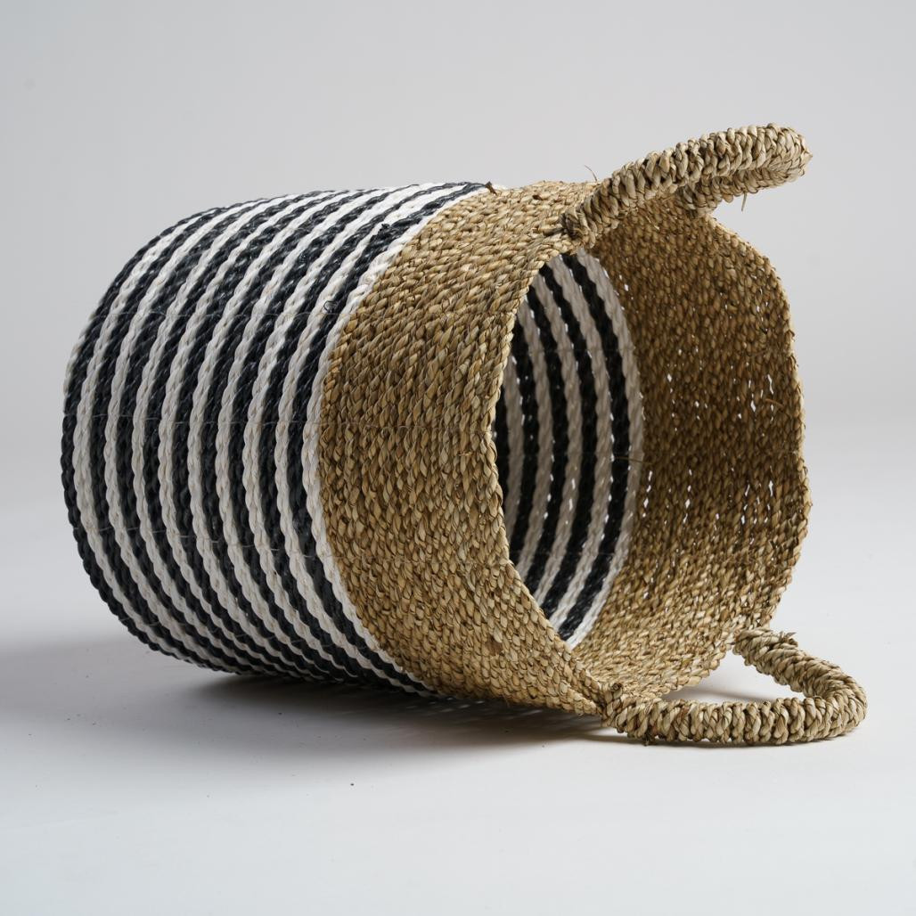 Panier en jonc de mer noir et blanc S Pika