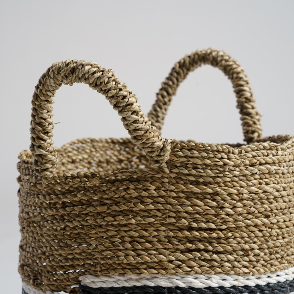 Panier en jonc de mer noir et blanc S Pika Panier en jonc de mer noir et blanc S Pika