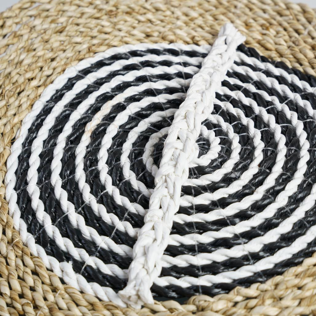 Poubelle de salle de bain en jonc de mer Pika Poubelle de salle de bain en jonc de mer Pika