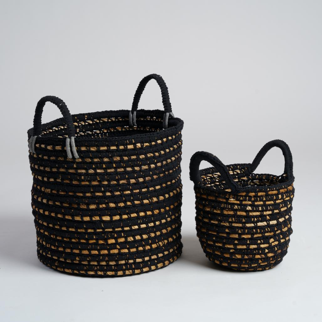 Lot de 2 paniers en fibre végétale noir et beige L-S Anaya