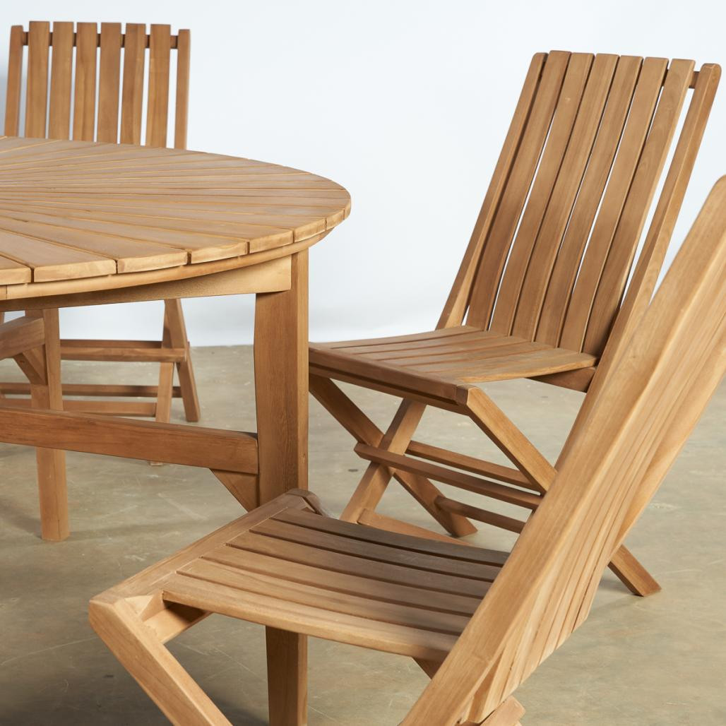 Ensemble table ronde en teck et 6 chaises pliantes