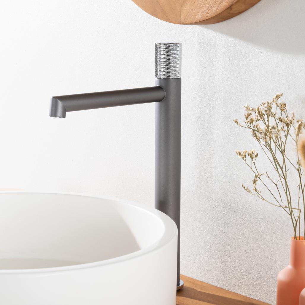Mitigeur progressif pour vasque Irminio gris et chromé Mitigeur progressif pour vasque Irminio gris et chromé