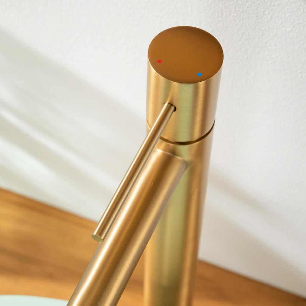 Mitigeur pour vasque de salle de bain Lana doré brossé Mitigeur pour vasque de salle de bain Lana doré brossé