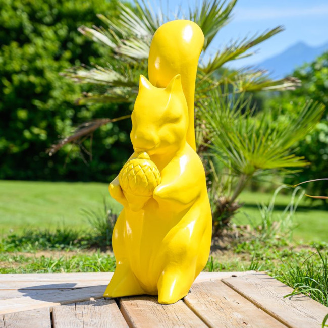 Statue écureuil de jardin jaune 64 cm