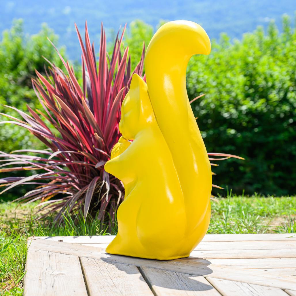 Statue écureuil de jardin jaune 64 cm Statue écureuil de jardin jaune 64 cm