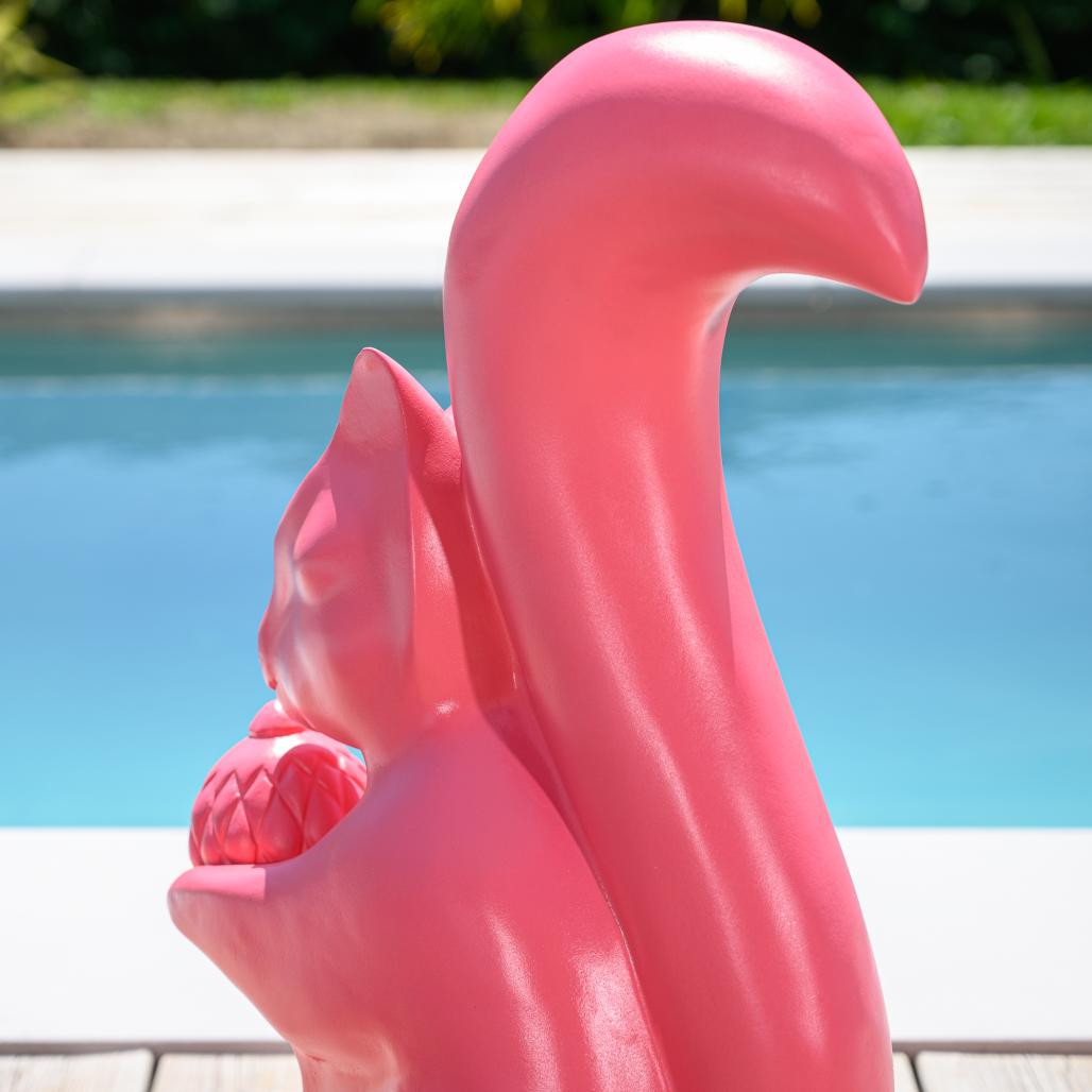 Statue écureuil de jardin rose 64 cm