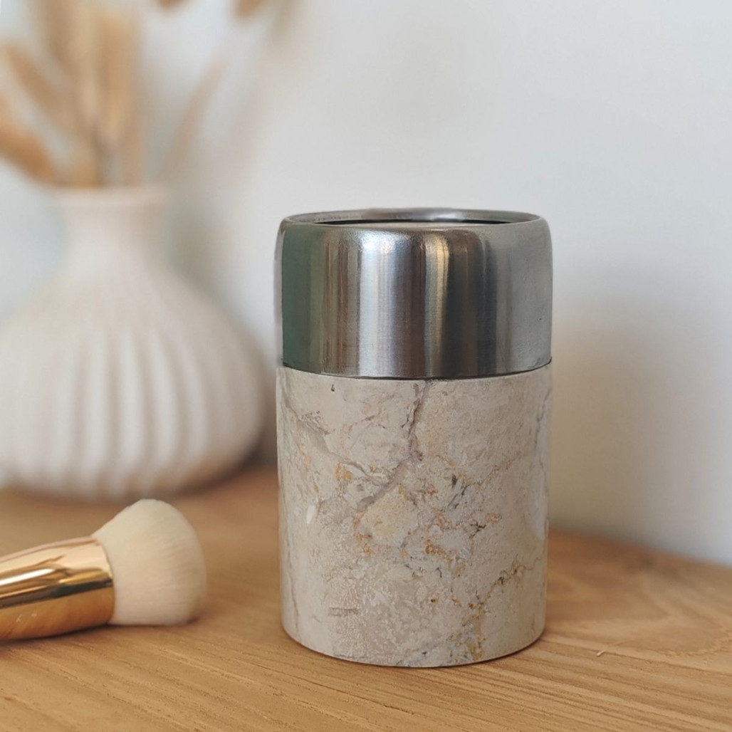 Gobelet en marbre et inox crème