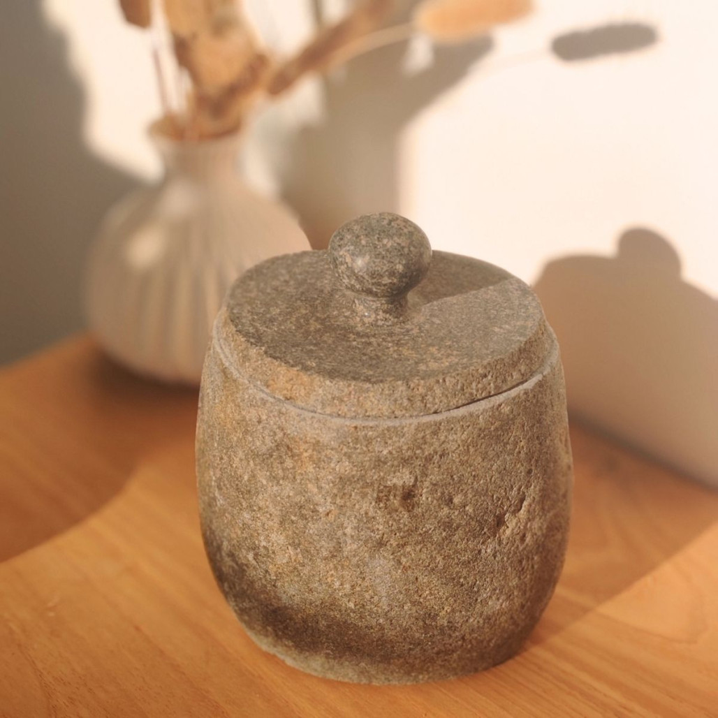 Gobelet galet pierre de rivière avec couvercle Gobelet galet pierre de rivière avec couvercle