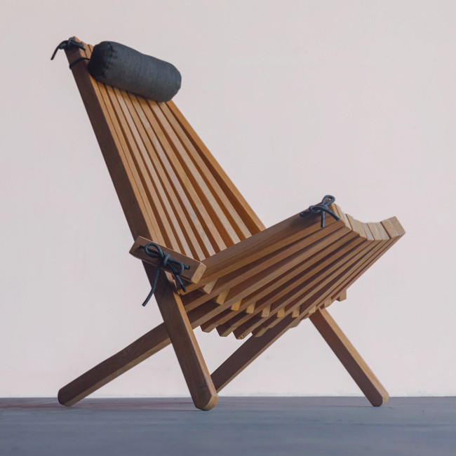 Chaise de jardin en teck Wanda Collection avec coussin appui-tête gris